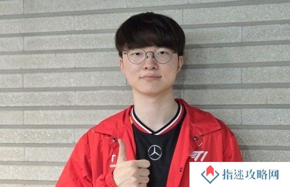 媒体人谈Faker祝贺Uzi：全球各赛区都恭喜 只有我们这里环境特殊