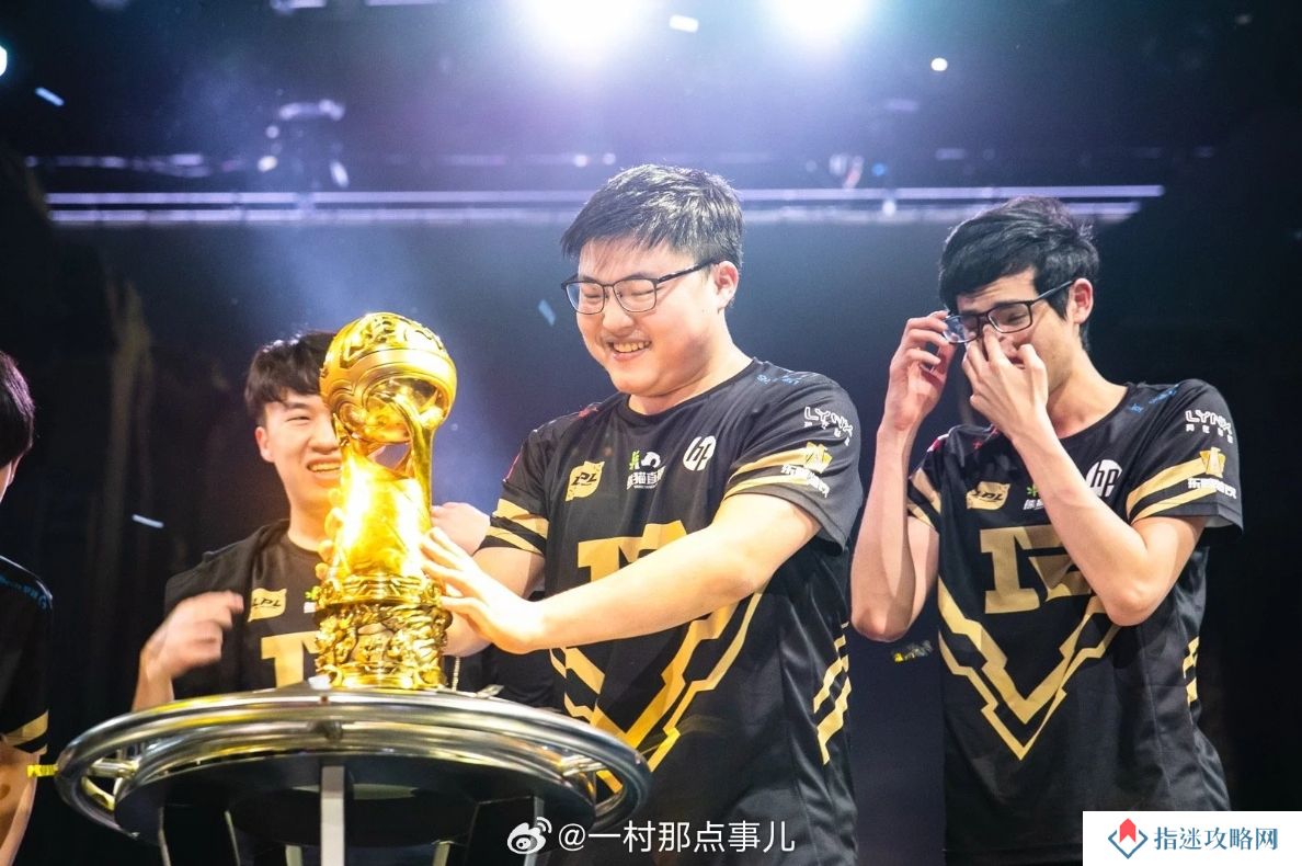 老东家的祝福，RNG、BLG、EDG、OMG先后发文恭喜Uzi入选名人堂
